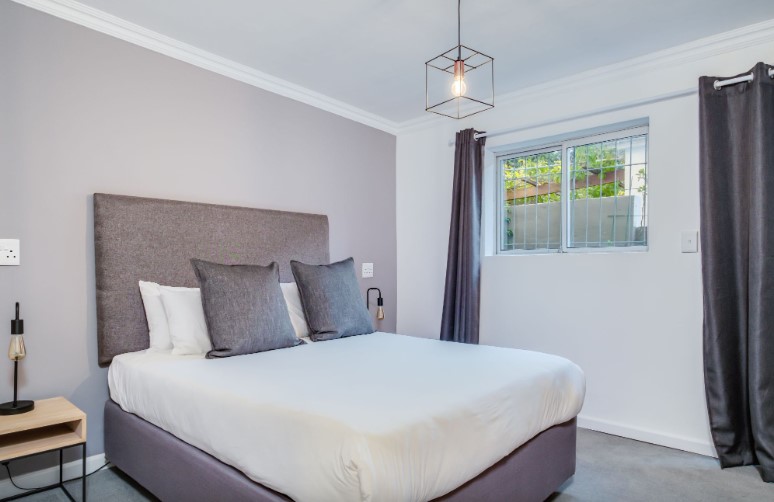 To Let 3 Bedroom Property for Rent in Green Point Western Cape